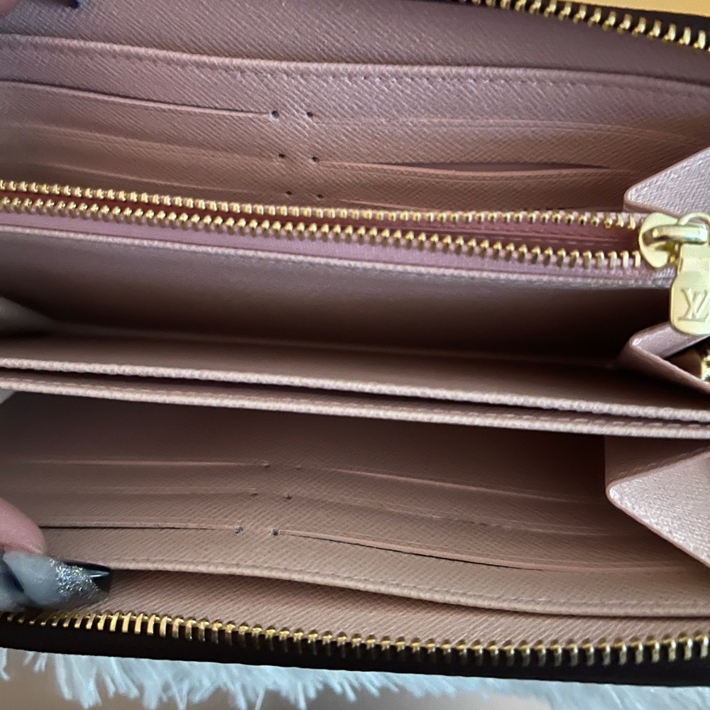 Louis Vuitton wallet Authentic